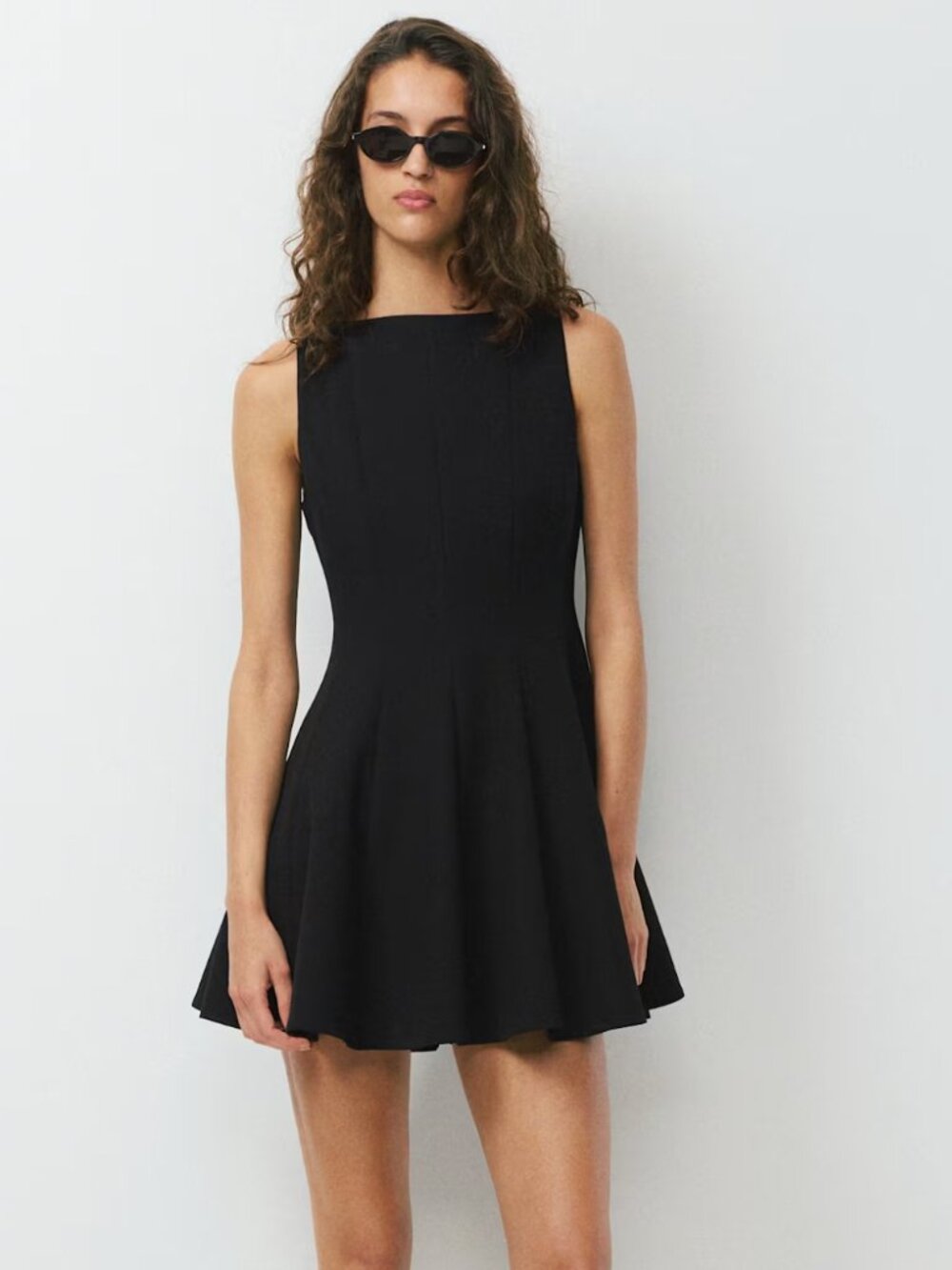 NWT Aritzia Proxy Dress - Eversential - Softly structured hourglass dress